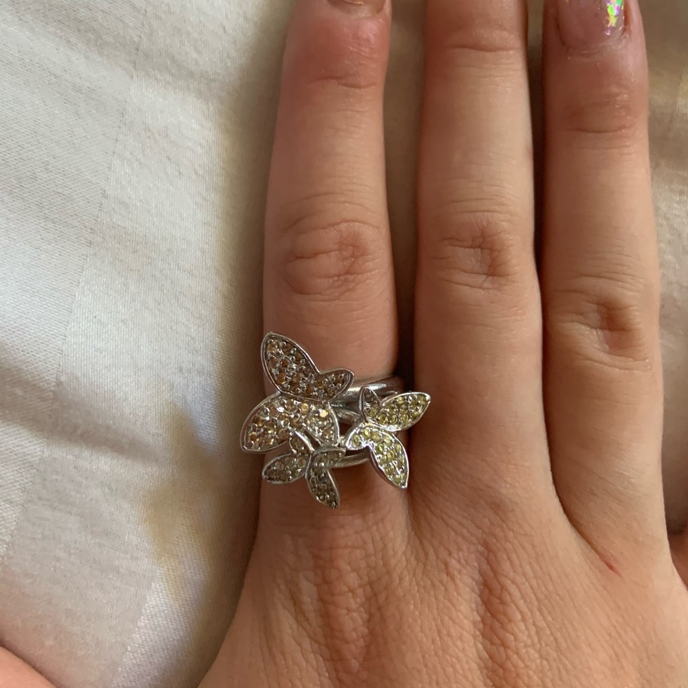 Butterfly ring